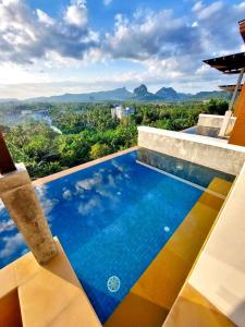 Výhled na bazén z ubytování Aonang Phu Dahla Private Pool & Sea View - SHA Plus nebo okolí