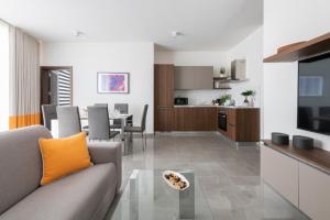 StayMela Apartments - Birkirkara tesisinde mutfak veya mini mutfak