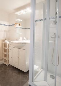 Koupelna v ubytování Hôtel Itzalpea