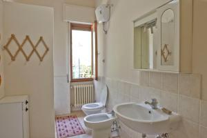 A bathroom at Residenza Ruggini