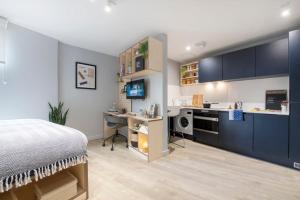 Gallery image of Sleek Studios, Apartments and Private Bedrooms at Silk Mill close to Edinburgh Old Town in Edinburgh