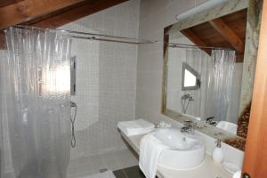 Kúpeľňa v ubytovaní Erofili Villas