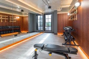 Fitnes oz. oprema za telovadbo v nastanitvi room2 Chiswick Hometel