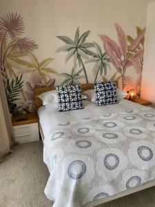 Porth Beach Hotel客房内的一张或多张床位