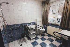 Kylpyhuone majoituspaikassa Floréal