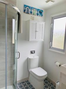 Porth Beach Hotel的一间浴室