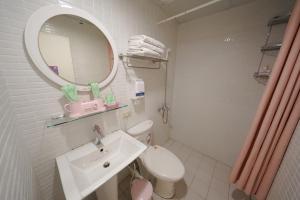 A bathroom at 安蘭居旅店 An Lan Jie Hotel