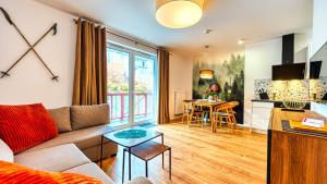 Kuchyňa alebo kuchynka v ubytovaní Apartament Przy Wyciągu 1 - 5D Apartamenty + 4 fotografie