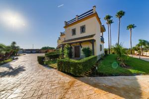 Ogród w obiekcie Apartamentos Villafaro Conil