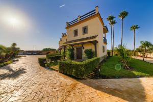 Ogród w obiekcie Apartamentos Villafaro Conil