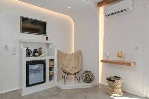 A kitchen or kitchenette at Naxos Blue Sky