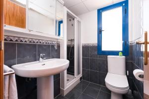 Vannituba majutusasutuses Apartamento Cuellar 3 - PlusHolidays