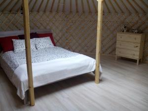 Postel nebo postele na pokoji v ubytování Campo de Reyes