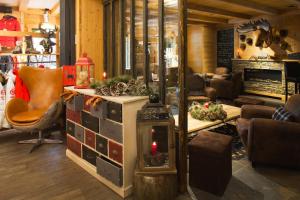 Posezení v ubytování Chalet-Hôtel & Spa Les Cimes
