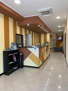 Vstupní hala nebo recepce v ubytování Hotel Bussana + 37 fotografií