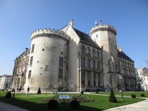 Et lokalt vartegn tæt på feriehuset