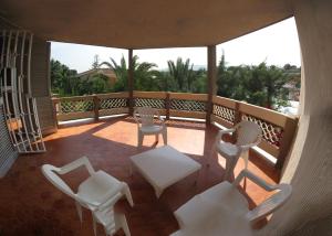 A balcony or terrace at Villetta indipendente a due passi dal mare Még 37 kép