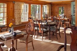 Gallery image of Wolf Cove Inn in Poland Spring