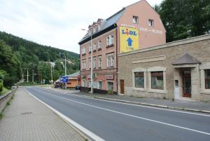 Bližnja soseska oz. soseska, v kateri se nahaja hotel