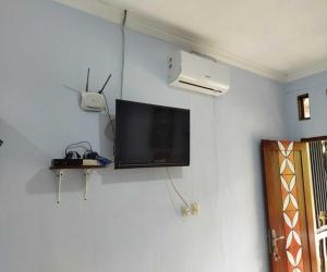 TV/Unterhaltungsangebot in der Unterkunft Borobudur Cluster Homestay Candirejo Syariah