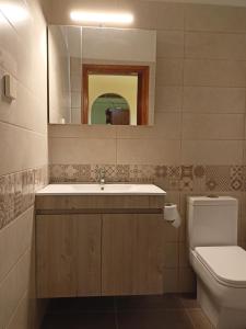 A bathroom at Rose Garden Még 10 kép