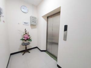 Mynd úr myndasafni af Rons City Hotel near Simpang Lima Semarang Mitra RedDoorz í Semarang