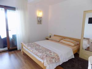 Fotografia z galérie ubytovania Studio apartment in Moscenicka Draga with sea view, terrace, air conditioning WiFi 4364-3 v Moščeničke Dragej
