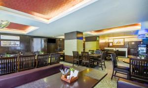 Posezení v ubytování Hotel Raya Inn