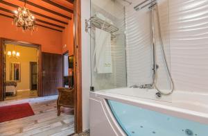 Kúpeľňa v ubytovaní El Rey Moro Hotel Boutique + 37 fotografií