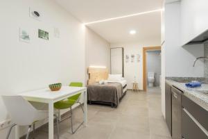 Kuchnia lub aneks kuchenny w obiekcie Dobo Madrid ANR1