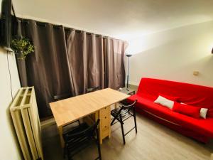 Posezení v ubytování Appt pied des pistes, terrasse et parking couvert