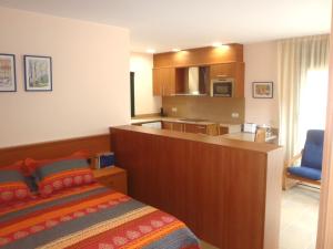 Kuchyň nebo kuchyňský kout v ubytování Apartment estudi