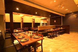 Hotel Opal餐厅或其他用餐的地方