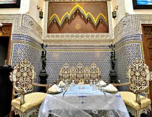 Posezení v ubytování Riad Dar Guennoun - Luxury Suites in the Heart of Fes