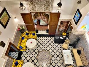 Posezení v ubytování Riad Dar Guennoun - Luxury Suites in the Heart of Fes