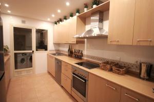 Kuchyňa alebo kuchynka v ubytovaní Miramar del Sol - Apartamento de 2 Dormitorios