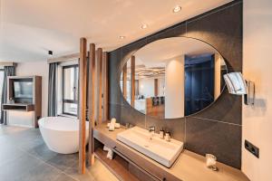 Kúpeľňa v ubytovaní Leitgam luxury Hotel for two