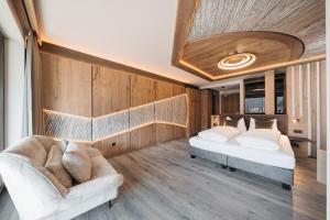 Posteľ alebo postele v izbe v ubytovaní Leitgam luxury Hotel for two