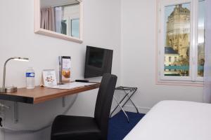 Gallery image of Hotel Le Beffroi in Dreux