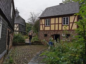 Gallery image of Mooi ruim appartement in antieke stadsboerderij in Schönecken