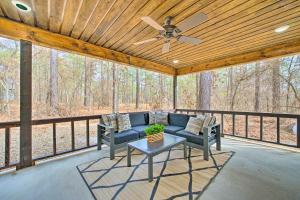 Chic Woodlands Escape with Hot Tub and Fire Pit!