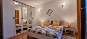 Postel nebo postele na pokoji v ubytování Apartman Luka Zadar