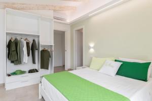Posteľ alebo postele v izbe v ubytovaní LeMoon Holiday Home x7 con Terrazzo e Parcheggio - Sorrento Coast