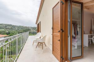 Balkón alebo terasa v ubytovaní LeMoon Holiday Home x7 con Terrazzo e Parcheggio - Sorrento Coast