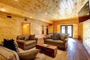 Gallery image of Black Bear Lodge in Pigeon Forge