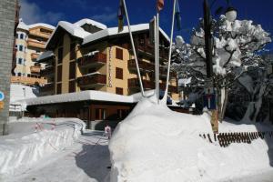Hotel Alpina talvel