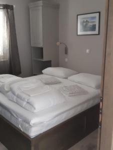 Posteľ alebo postele v izbe v ubytovaní Apartment Lizzi.