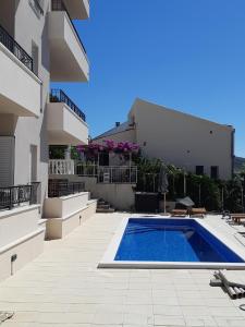 Bazén v ubytovaní Apartment Lizzi. alebo v jeho blízkosti