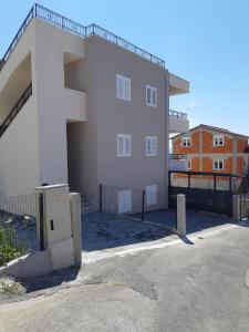 Budova, v ktorej sa apartmán nachádza