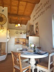 Kuchyň nebo kuchyňský kout v ubytování Serena Country home